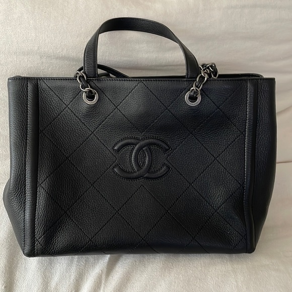 Chanel tote
